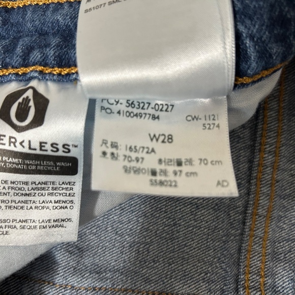 Levi women's jean shorts button up size 28 - Picture 5 of 5